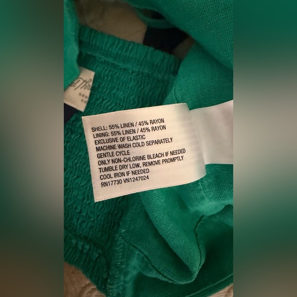 Linen blend Kelly Green Midi Skirt set has matching crop top by universal thread - Picture 8 of 9